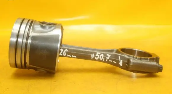 Volkswagen Golf V Piston with connecting rod 79L79 038G