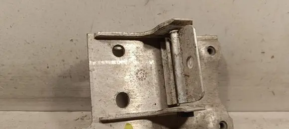 BMW 5 F10 F11 Radiator mount bracket 7207151 718651409