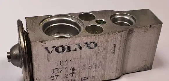 Volvo XC90 Air conditioning (A/C) expansion valve 503714-1332