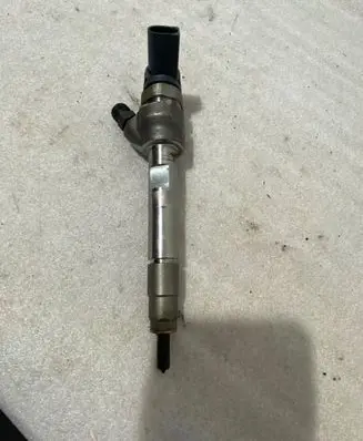 BMW 5 F10 F11 Fuel injector 0445110743