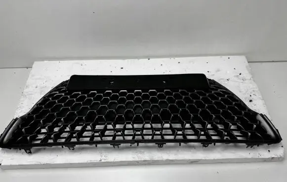 Lexus CT 200H Front bumper lower grill 5310276020