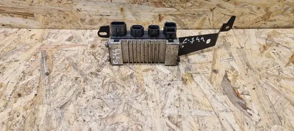 Toyota RAV 4 (XA40) Glow plug pre-heat relay 2855130010 1327000010 916157980