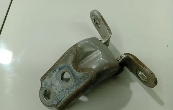 KIA Ceed Front door upper hinge 