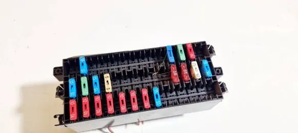 Opel Vivaro Fuse box set