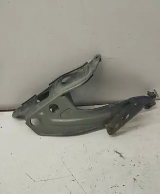 Fender mounting bracket