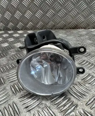 Toyota Avensis T270 Front fog light 90008490 30012016 8121002110
