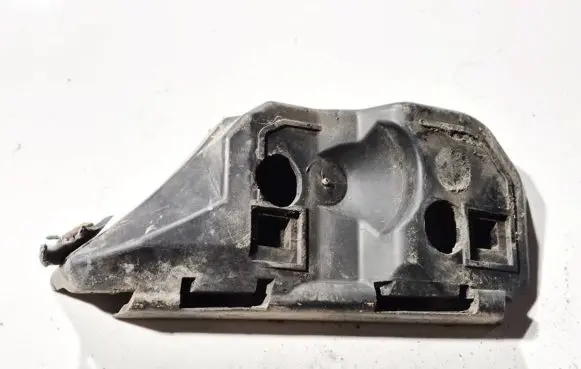 Front bumper mounting bracket