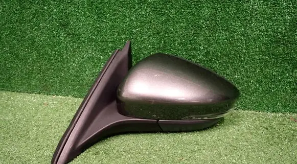 Ford Focus Front door electric wing mirror