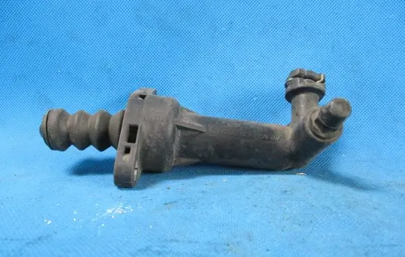 Volkswagen Golf VII Clutch slave cylinder 5Q0721261D