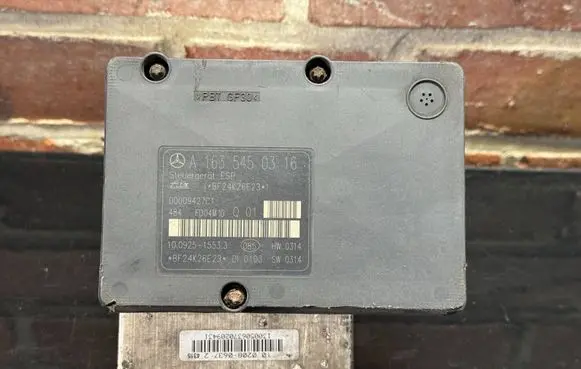 Mercedes-Benz ML W163 ABS Pump A1634300107
