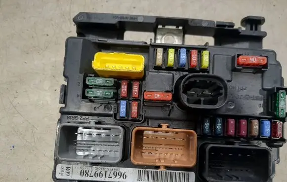 Citroen C3 BSM Control unit 9667199780