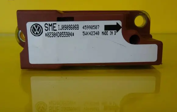 Skoda Octavia Mk1 (1U) Airbag deployment crash/impact sensor 1J0909606B