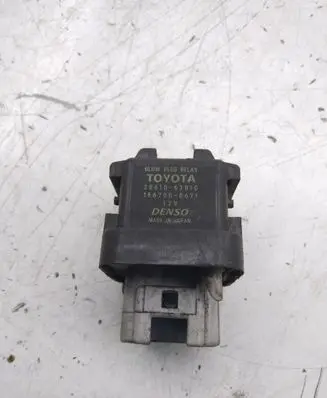 Toyota Avensis T270 Glow plug pre-heat relay 2861067010 1567000671