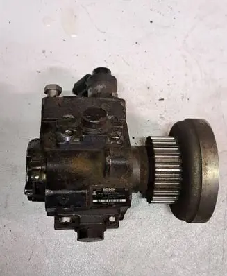Audi A4 S4 B8 8K Fuel injection high pressure pump 0445010154 059130755S 0395105