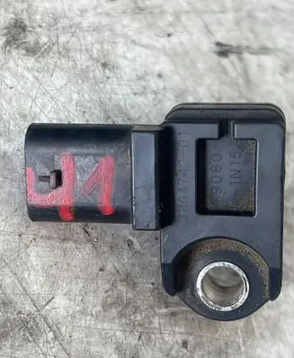 BMW 3 E90 E91 Air pressure sensor 7804742