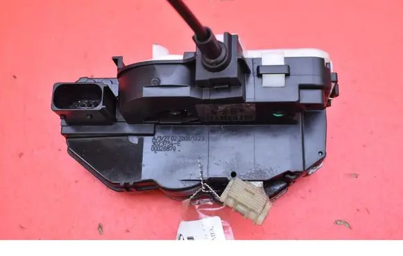 Opel Insignia A Front door lock 13503150HP