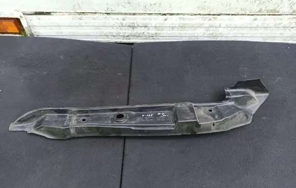 Audi Q5 SQ5 Fender end trim 8R0821111C