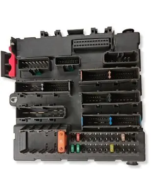 Opel Insignia A Fuse module 13205774