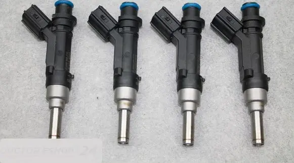Toyota Yaris Fuel injectors set 2320947010 0280158213