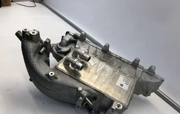 Audi A5 Intake manifold 05l129766q