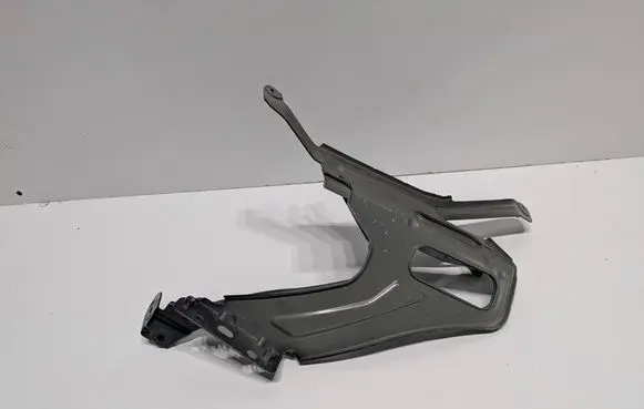 Audi A6 S6 C8 4K Fender mounting bracket 4K0821131 406026180