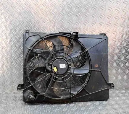 Radiator cooling fan shroud