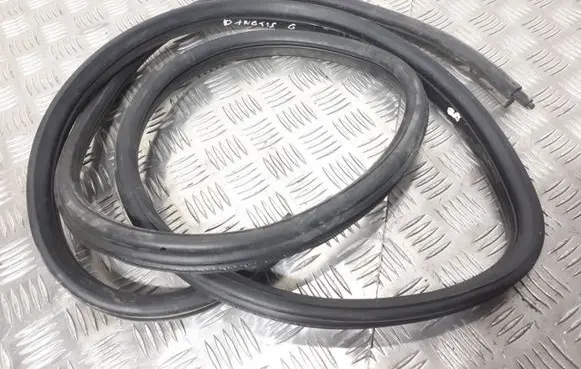 BMW 1 E81 E87 Trunk rubber seal (body) 