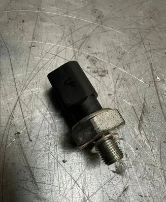 Volkswagen Crafter Oil pressure sensor 04L919081C 201119
