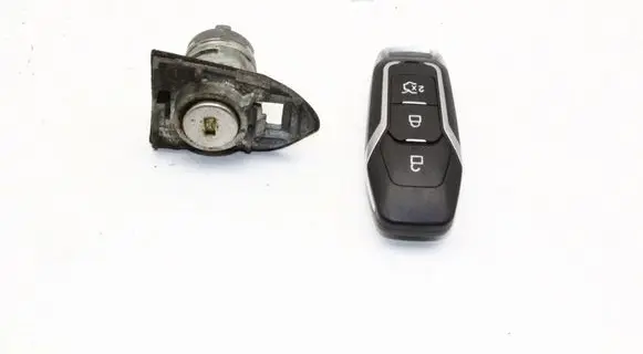 Ford Mondeo MK V Ignition key/card DS7T15K601DD