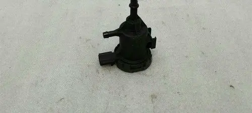 Mercedes-Benz E W212 Breather valve A0014760532