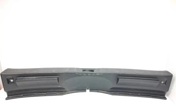 Trunk/boot sill cover protection