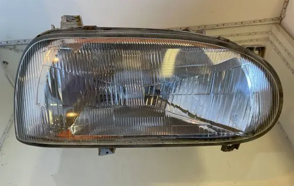 Volkswagen Golf III Headlight/headlamp 084411111