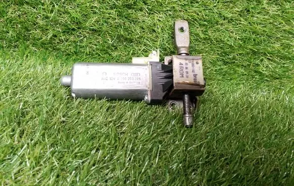 Audi Q7 4L Seat adjustment motor 0390203221 905418