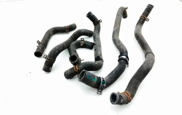 Coolant pipe/hose