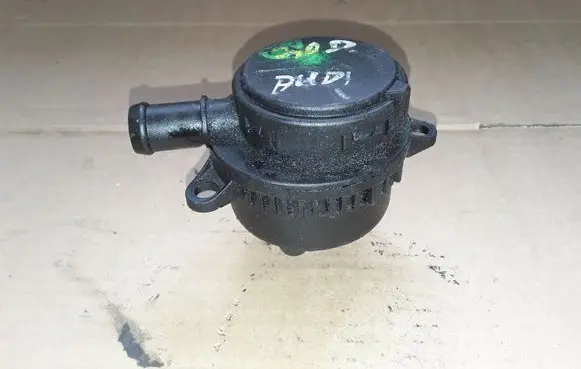 Audi A6 S6 C6 4F Oil breather separator 057103495L