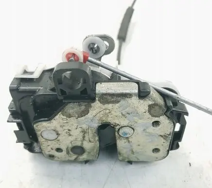 Mercedes-Benz GLA W156 Front door lock A071875