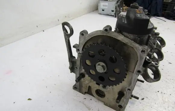 Seat Ibiza IV (6J,6P) Engine head 
