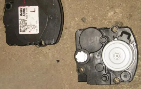 Lexus RX 330 - 350 - 400H Headlight level adjustment motor 8566430010