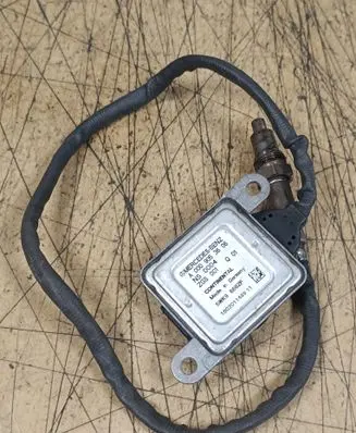 Mercedes-Benz E C207 W207 Lambda probe sensor A0009053606
