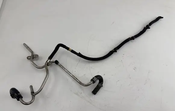 Volkswagen PASSAT B7 Fuel return line/hose 03L201360AD