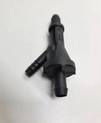 Audi A4 S4 B5 8D Air intake hose/pipe 058133753D