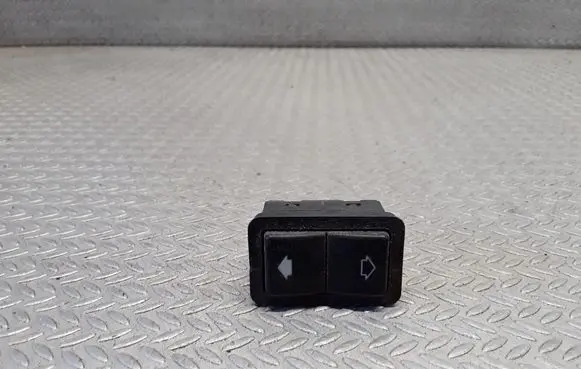 BMW 5 E39 Electric window control switch 8368974