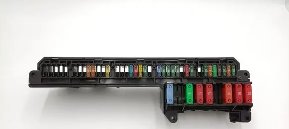 BMW 5 E60 E61 Fuse module 6957330 61146957330 61146932452