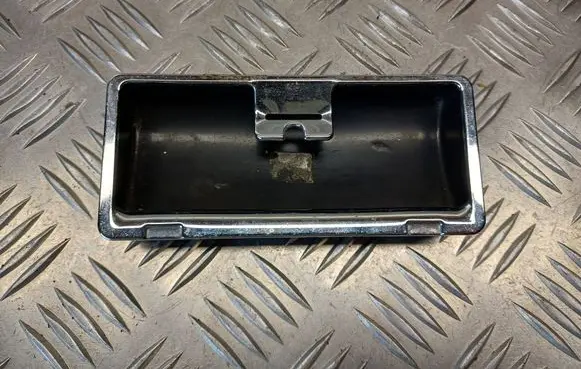 Ashtray (front)