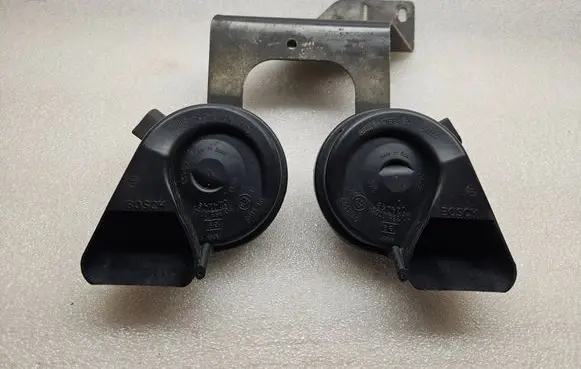 Audi A6 S6 C6 4F Horn signal 4F0951229