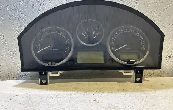 Land Rover Range Rover Sport L320 Speedometer (instrument cluster) YAC500465 LR0020004K000 R050705