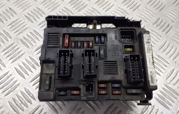 Citroen C5 High voltage junction box 9648235680
