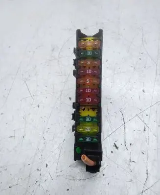 Peugeot 5008 Fuse module 9627791880