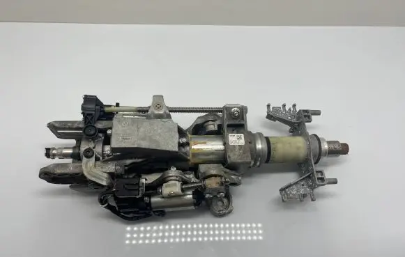 Steering wheel axle set