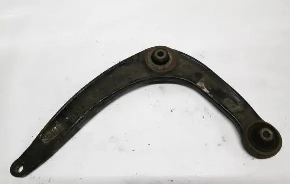 Citroen DS5 Front lower control arm/wishbone 884981